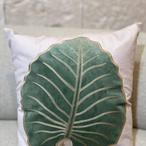 CAPA AVULSA EM VELUDO WOLF 45X45 BORDADA E APLICAÇÃO EM VELUDO VERDE MENTA